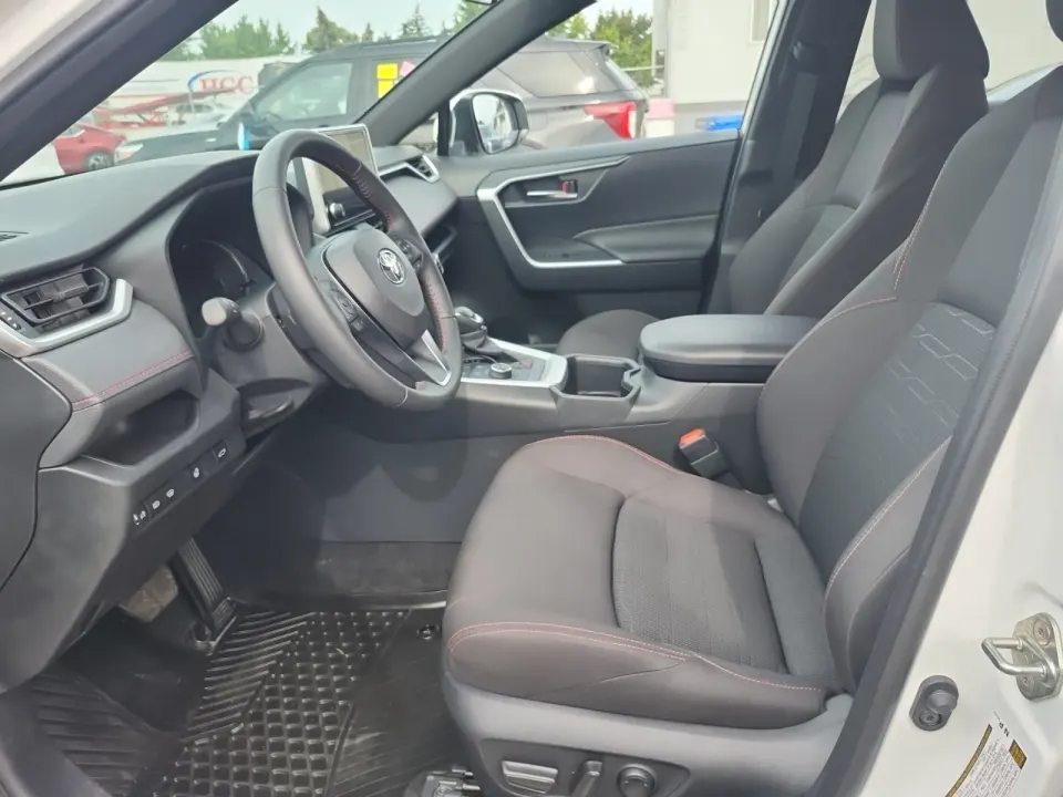 Toyota Rav4 SE 2025