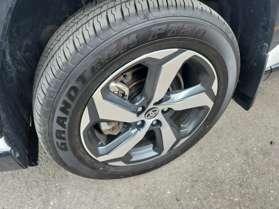 Toyota Rav4 SE 2025
