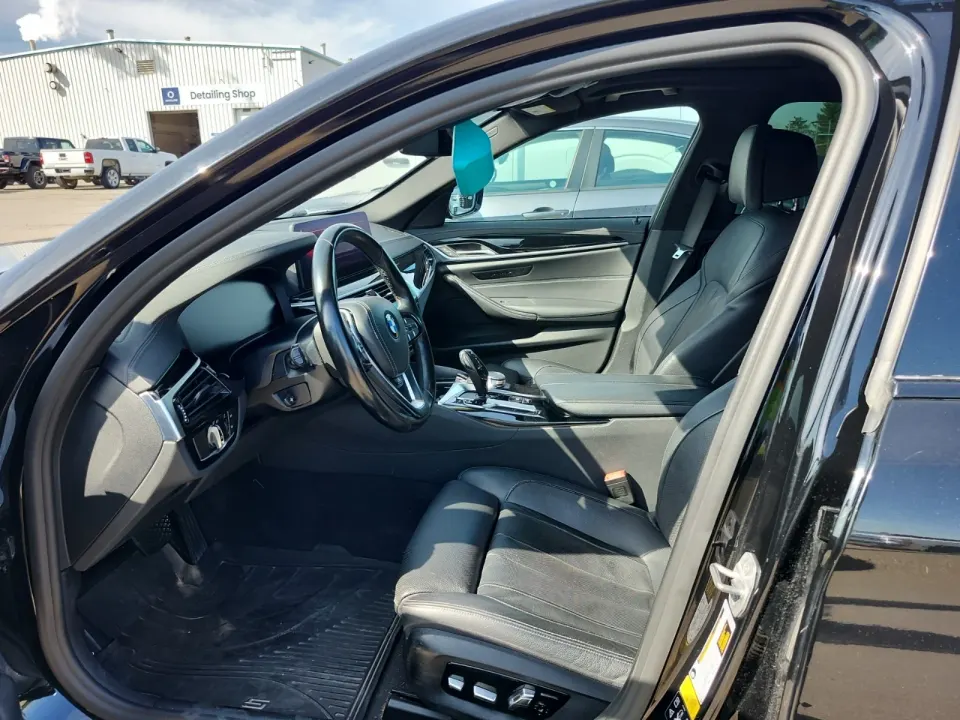 BMW Sedan 530i Xdrive 2021