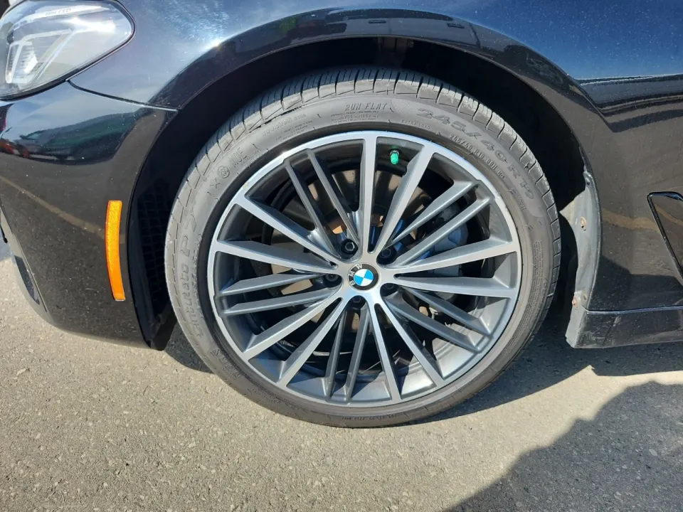 BMW Sedan 530i Xdrive 2021