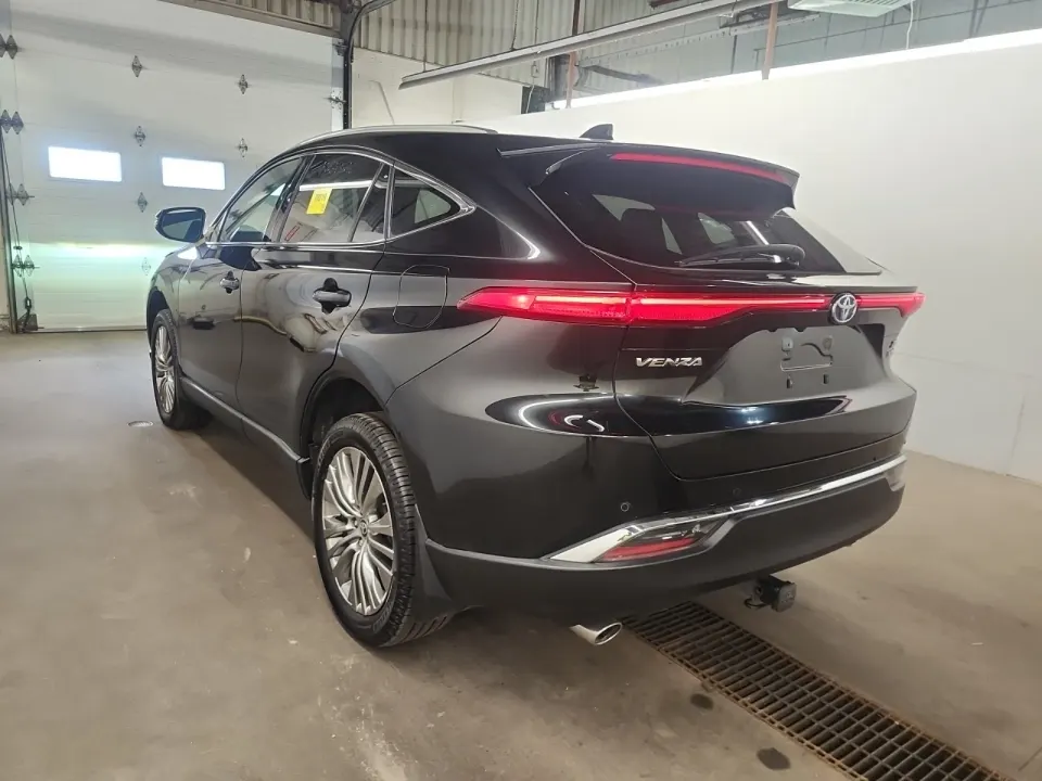 Toyota Venza XLE 2022