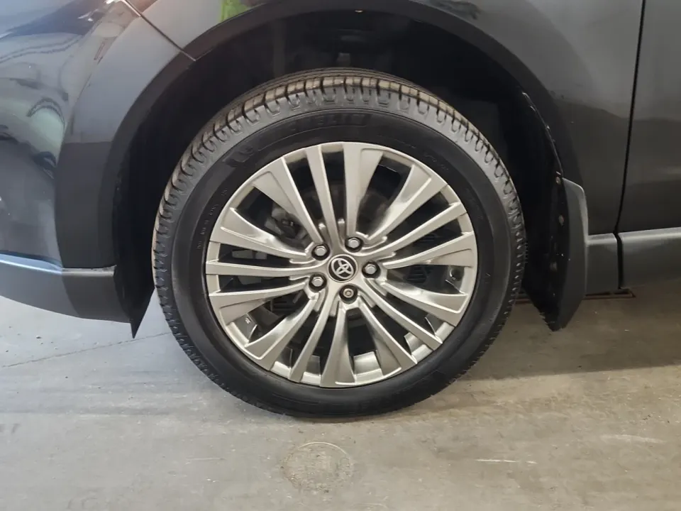 Toyota Venza XLE 2022