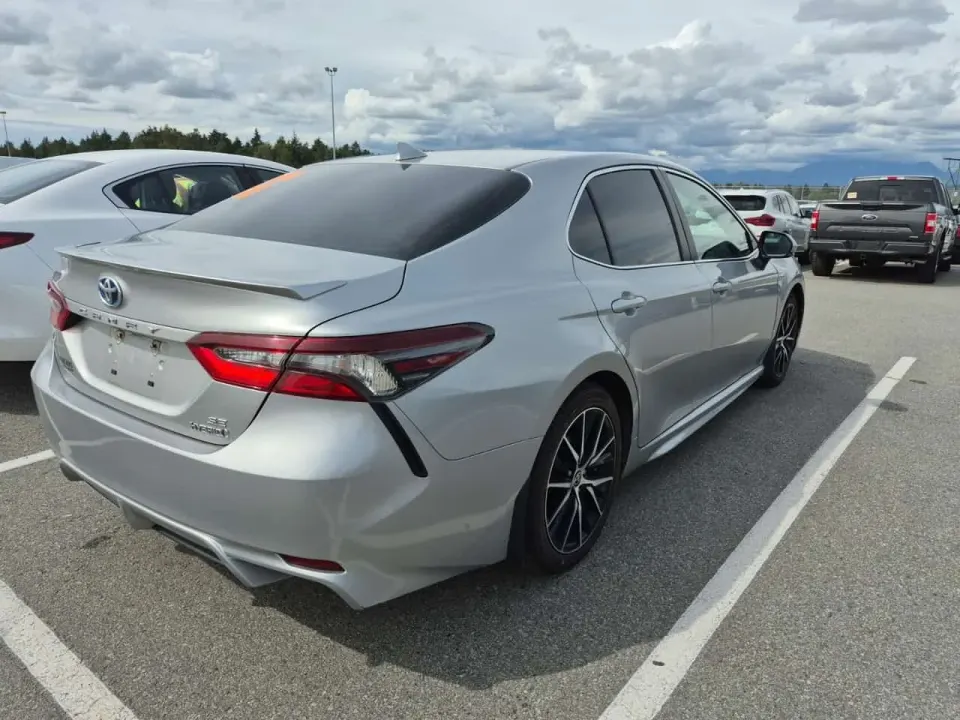 Toyota Camry HYBRID SE 2021