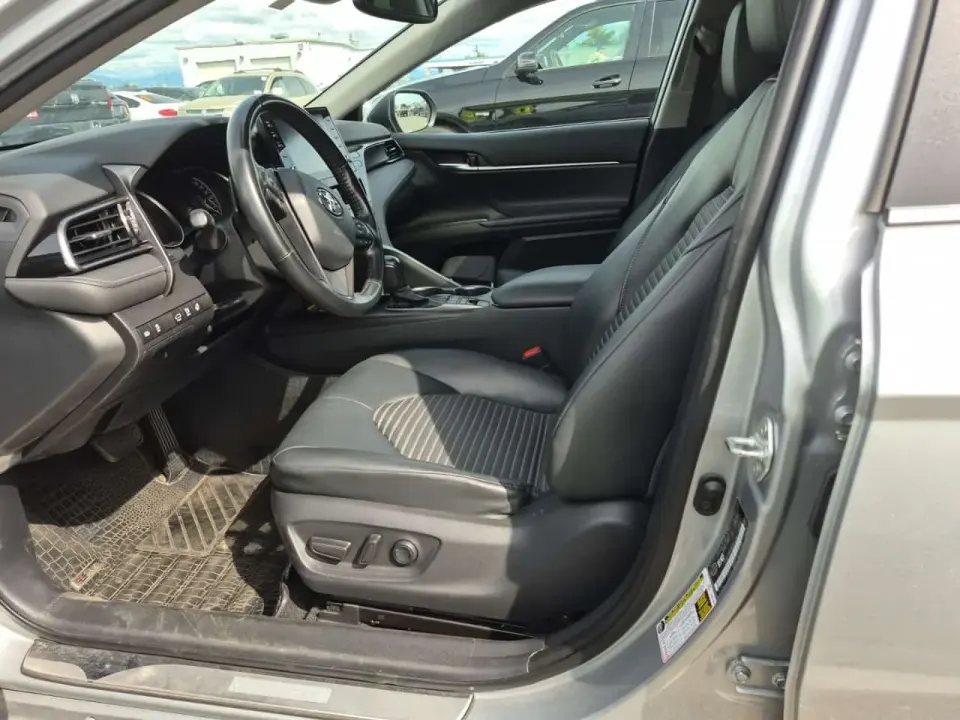 Toyota Camry HYBRID SE 2021
