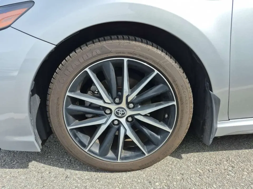 Toyota Camry HYBRID SE 2021