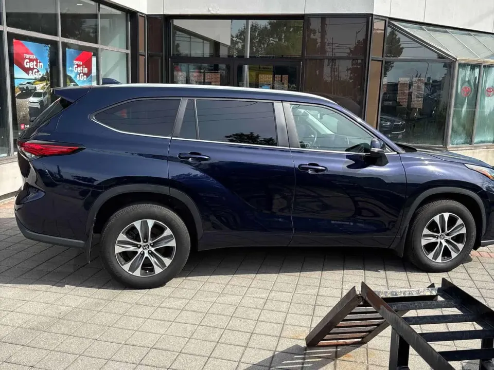 Toyota Highlander AWD 2023