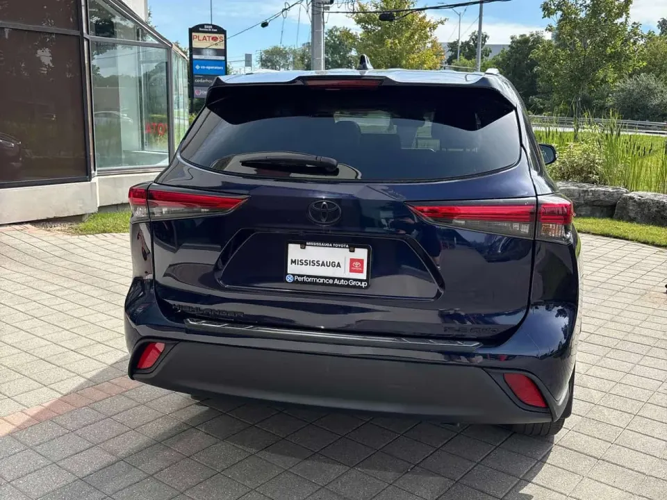 Toyota Highlander AWD 2023