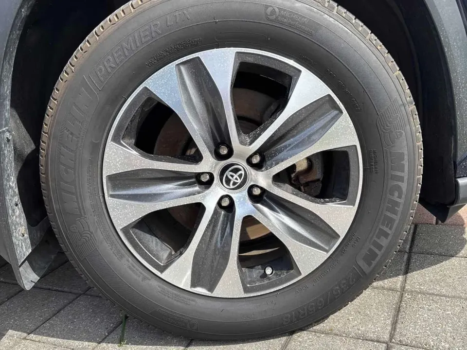 Toyota Highlander AWD 2023
