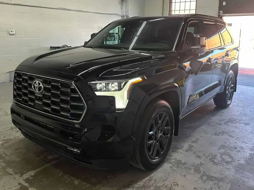 Toyota Sequoia Platinum 4WD 2026