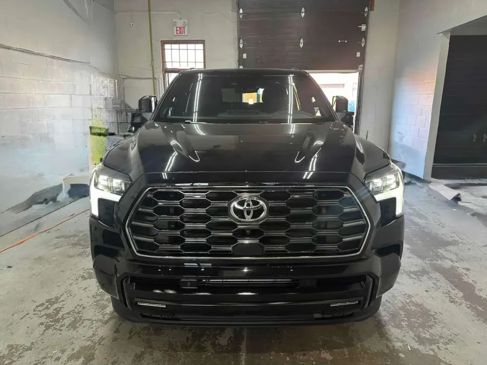 Toyota Sequoia Platinum 4WD 2026