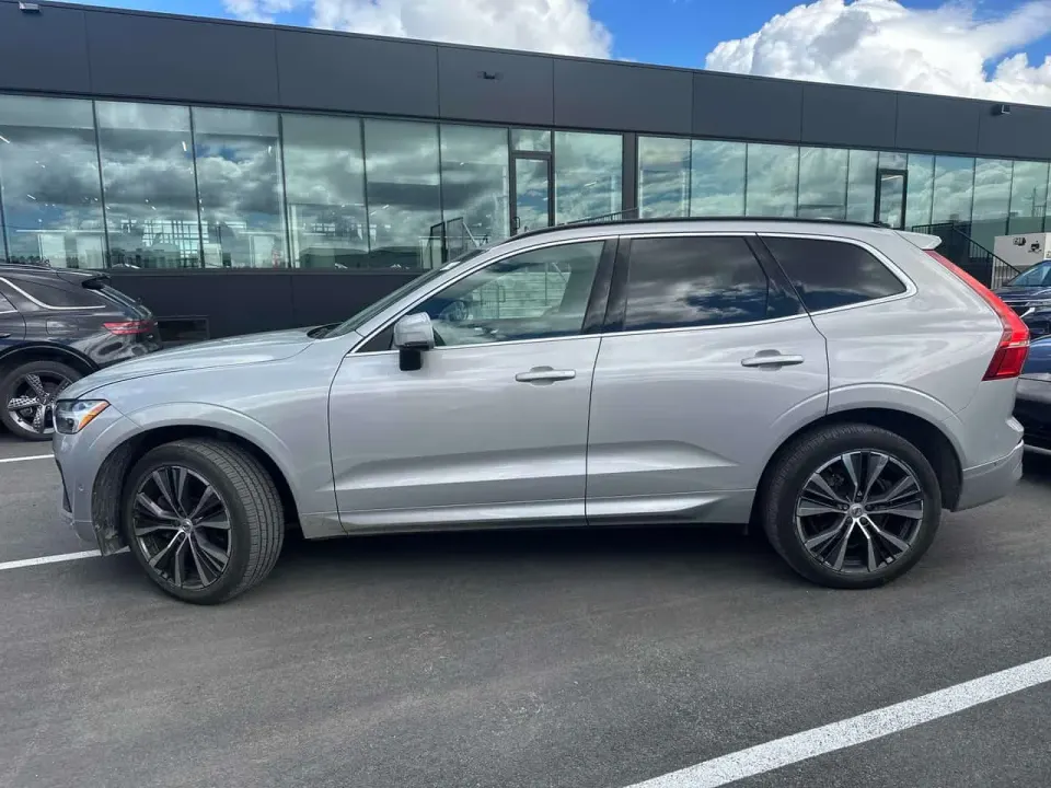 Volvo XC60 Momentum 2022