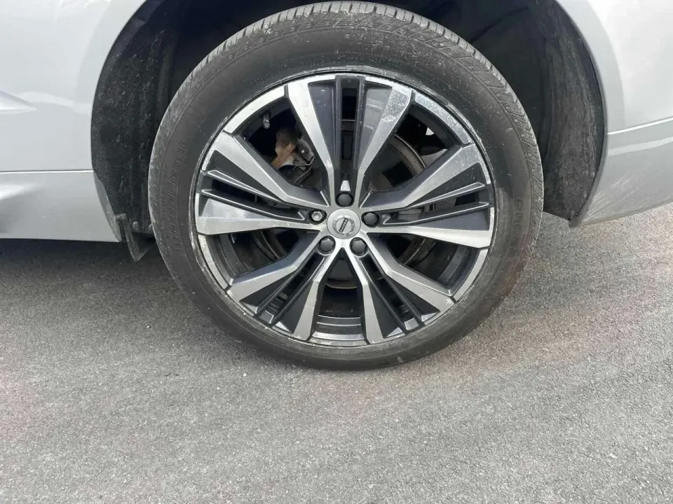 Volvo XC60 Momentum 2022