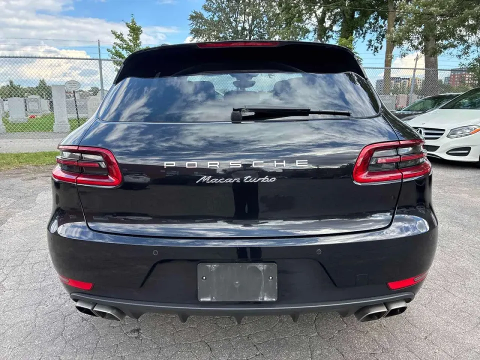 Porsche Macan Turbo 2015