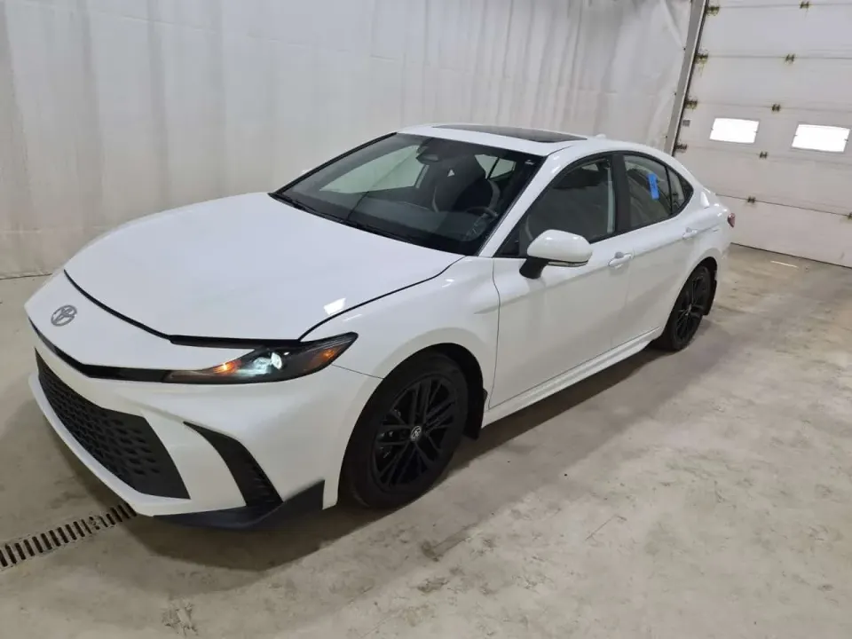 Toyota Camry SE UPGRADE 2026