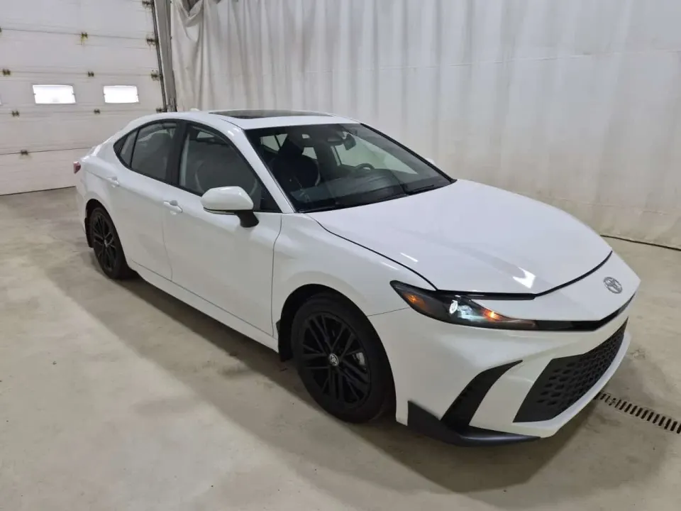 Toyota Camry SE UPGRADE 2026