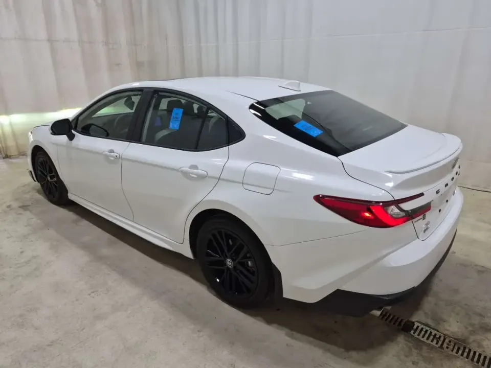 Toyota Camry SE UPGRADE 2026