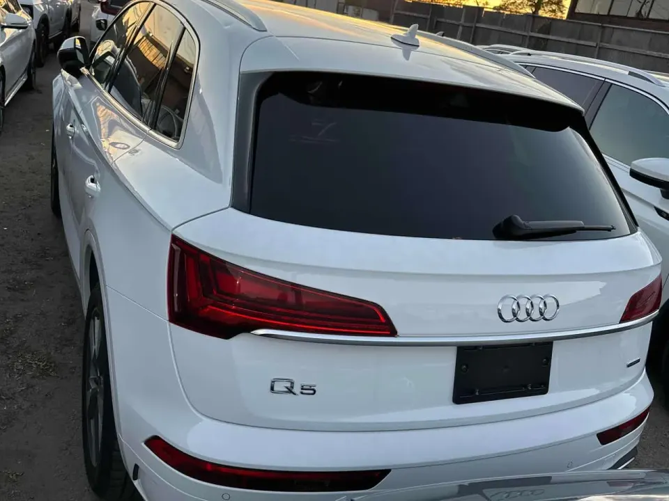Audi Q5 Komfort 2024