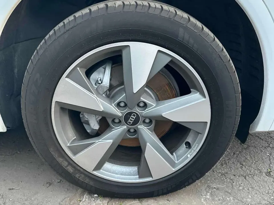 Audi Q5 Komfort 2024