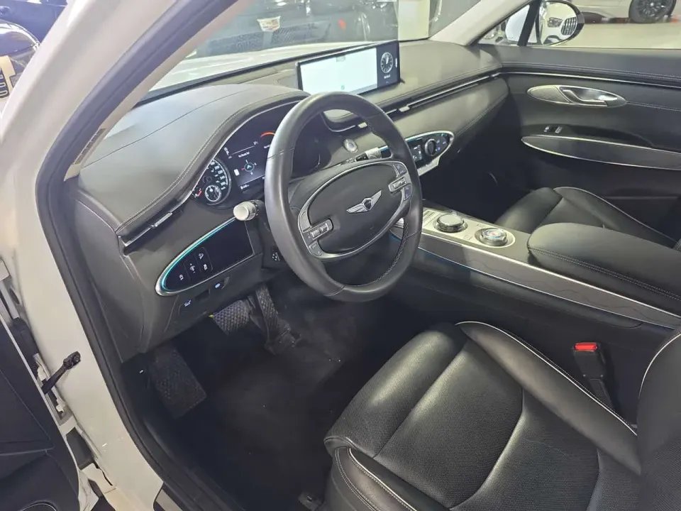 Genesis GV70 2.5T Advanced 2025