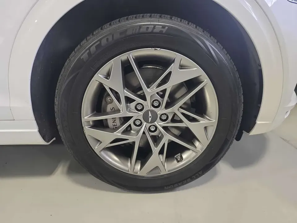 Genesis GV70 2.5T Advanced 2025
