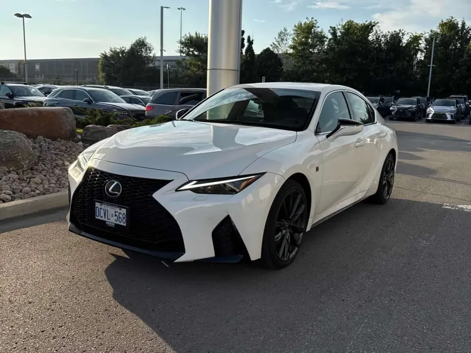 Lexus IS 300 AWD 2024