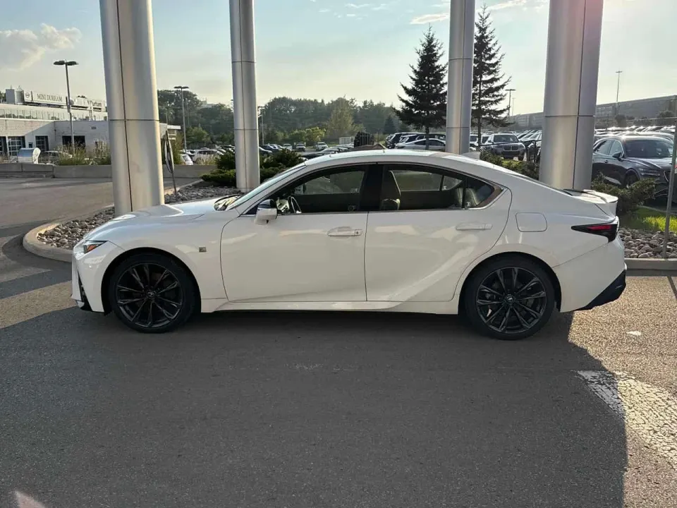 Lexus IS 300 AWD 2024
