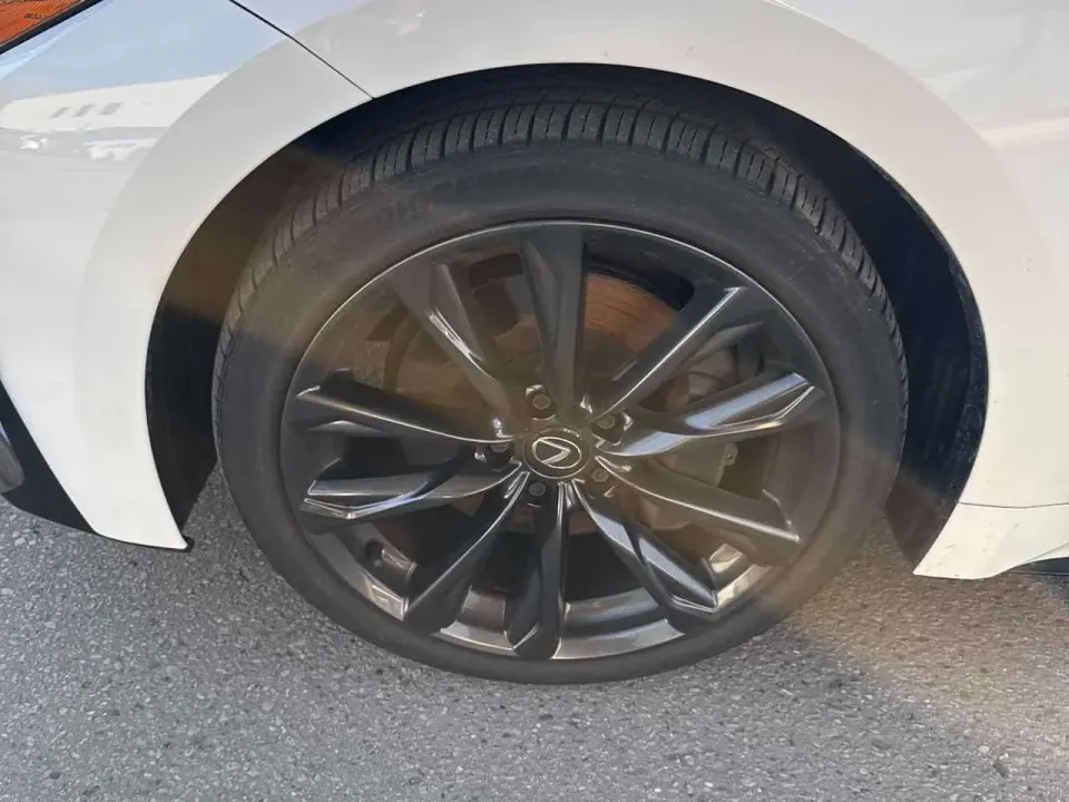 Lexus IS 300 AWD 2024