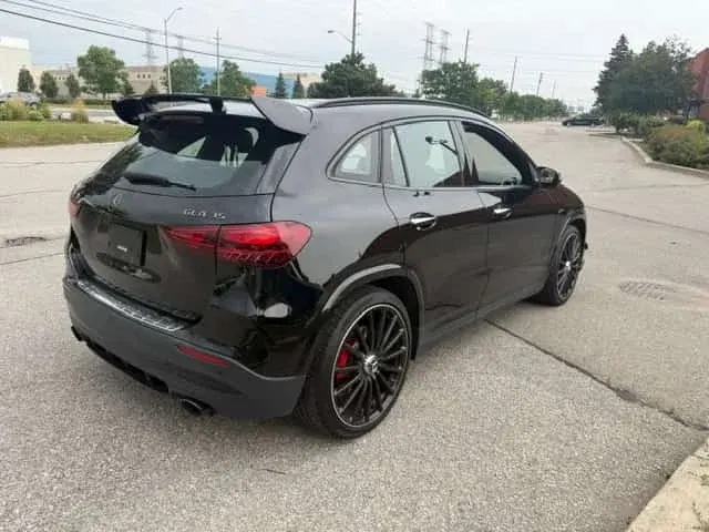 Mercedes-Benz AMG GLA 35 2025