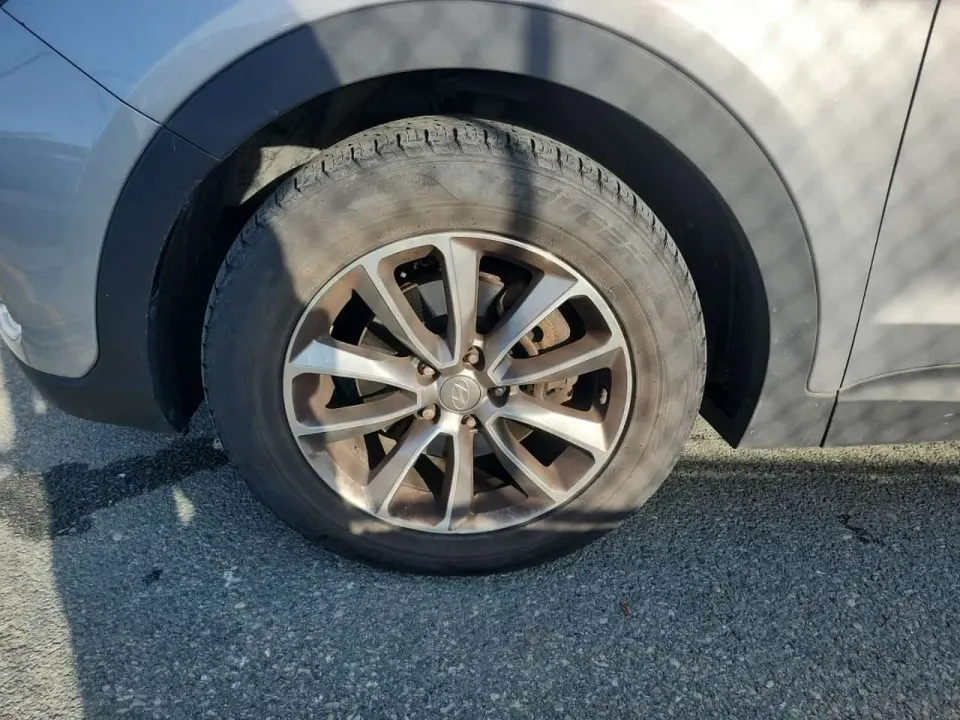 Hyundai Santa fe Awd 4dr W/6-passenger Luxury 2017