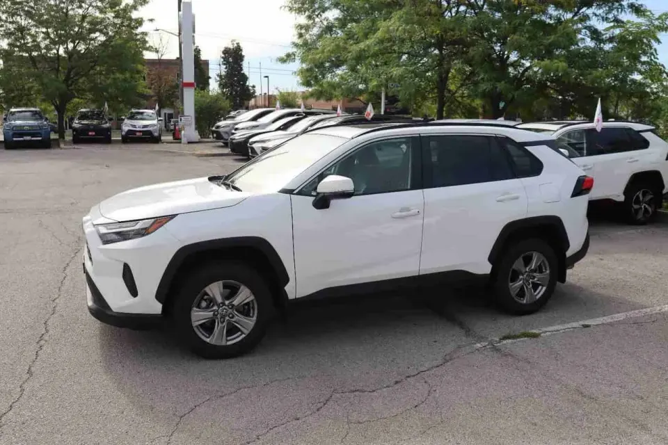 Toyota Rav4 XLE 2025
