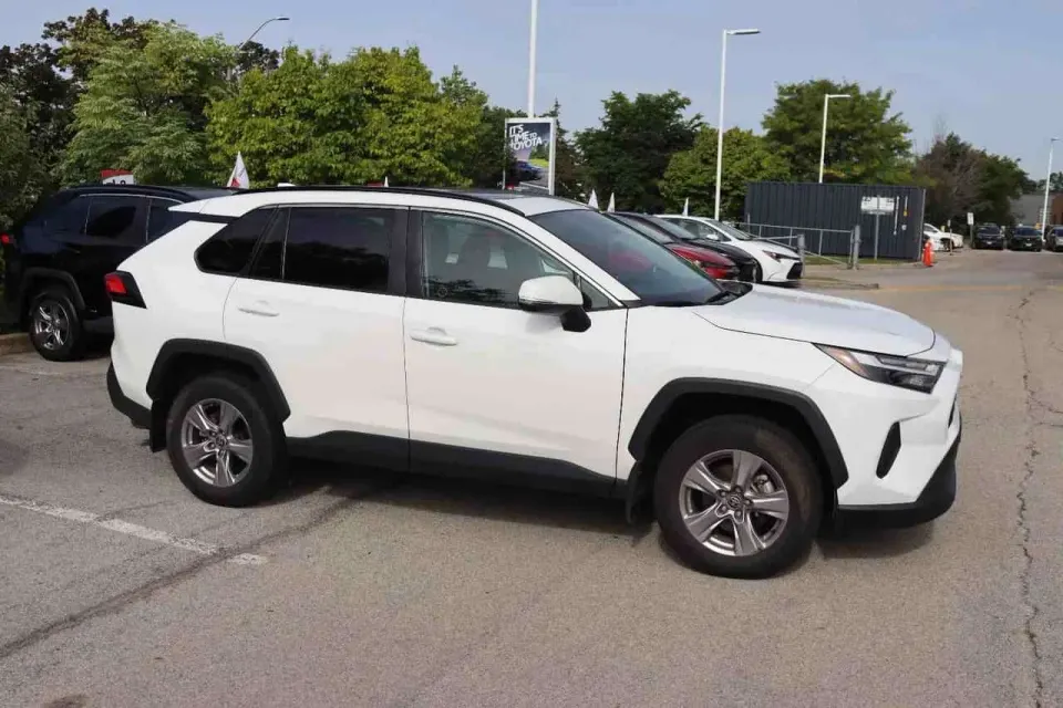 Toyota Rav4 XLE 2025