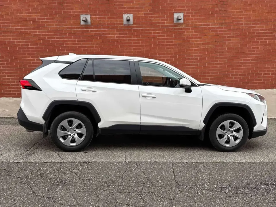 Toyota Rav4 LE AWD 2024
