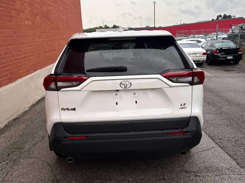Toyota Rav4 LE AWD 2024