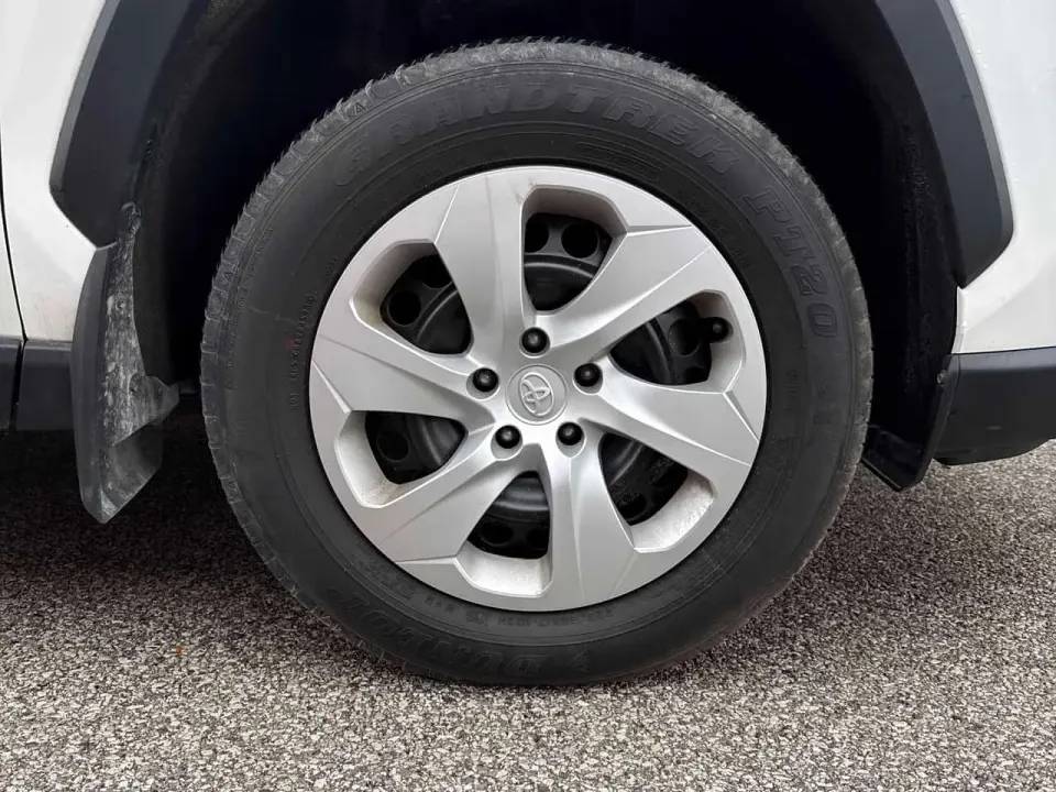 Toyota Rav4 LE AWD 2024