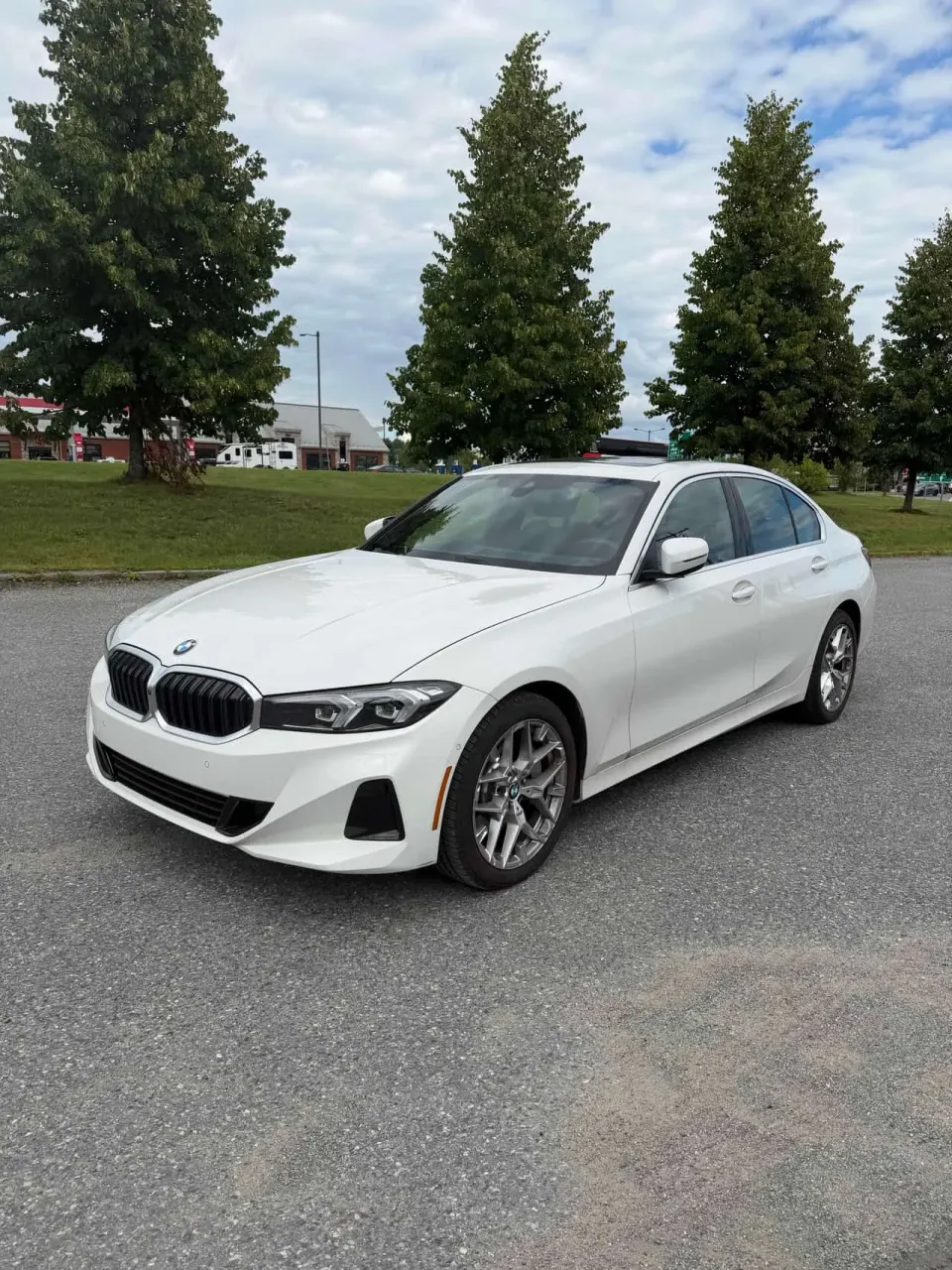 BMW 330i xDrive 2025