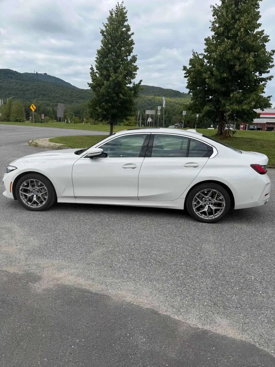 BMW 330i xDrive 2025