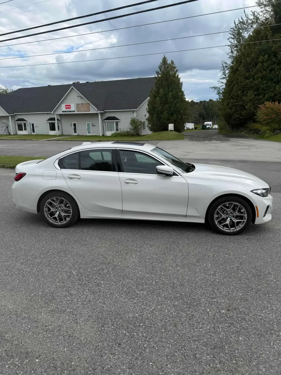 BMW 330i xDrive 2025