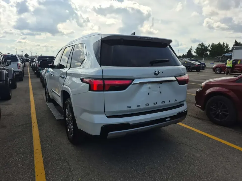 Toyota Sequoia PLATINUM 2025