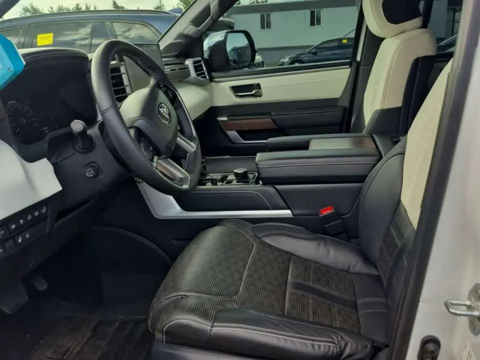 Toyota Sequoia PLATINUM 2025
