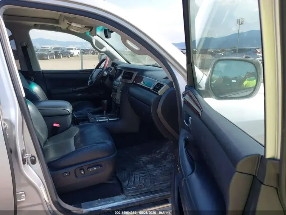 Lexus LX 570 2013