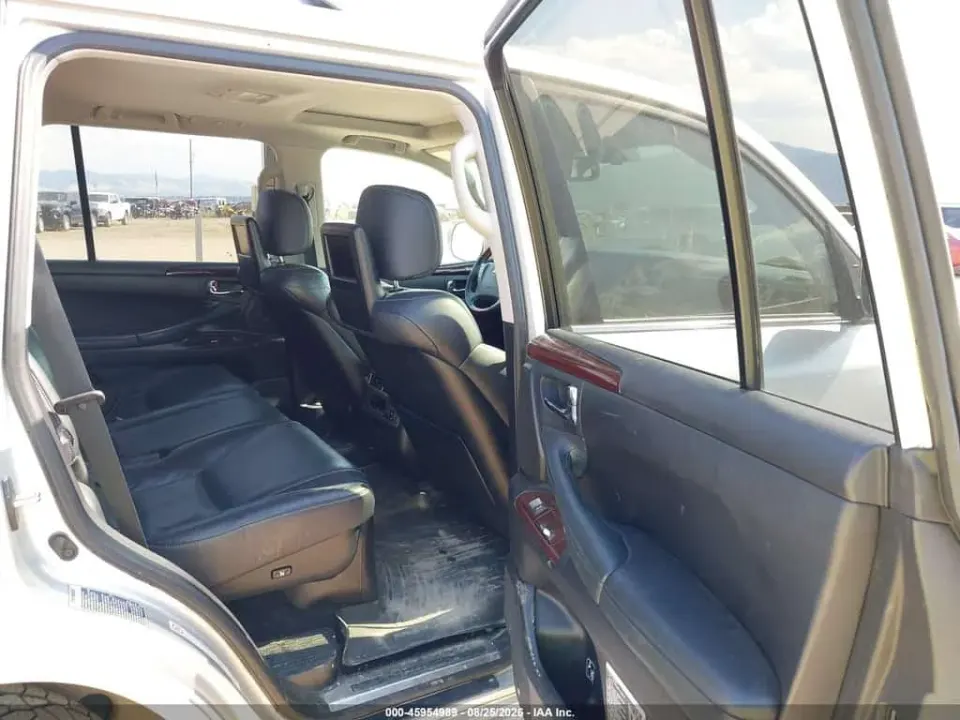 Lexus LX 570 2013