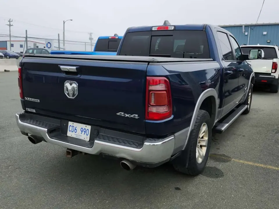 Dodge RAM 1500 4x4 Crew Cab 5'7" Box Laramie Crew Cab Short Bed 2019