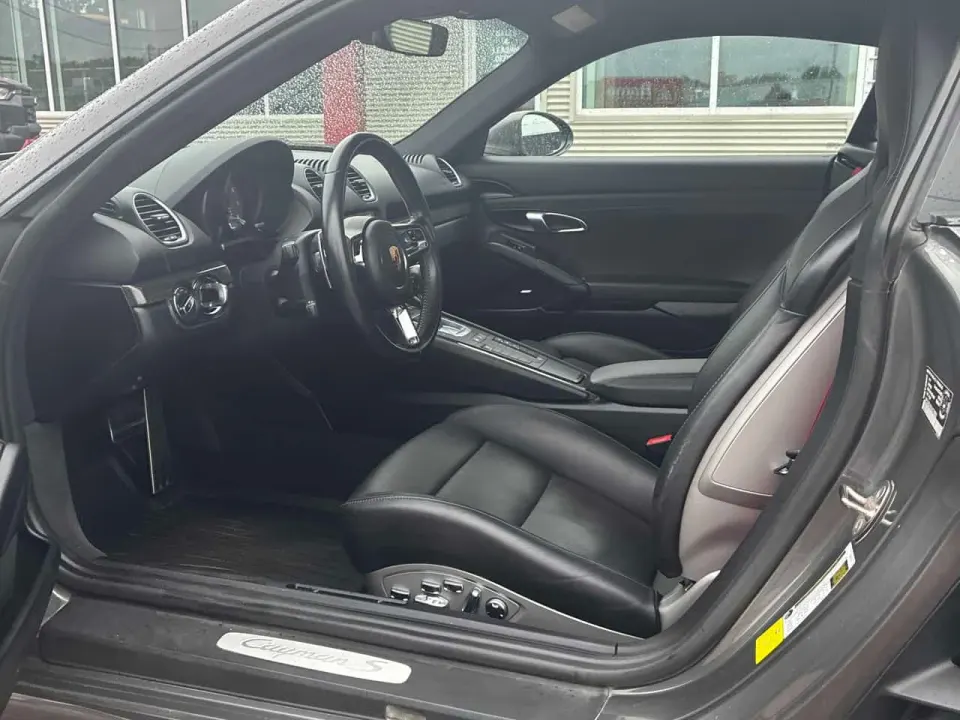 Porsche Cayman Coupe 2018