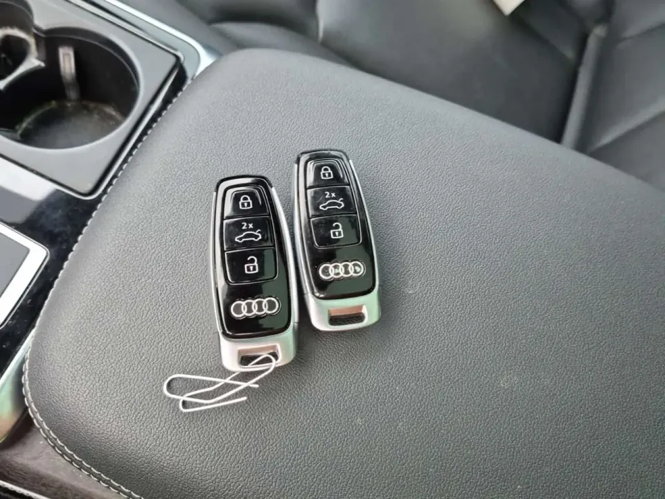 Audi Q8 PROGRESSIV 2023