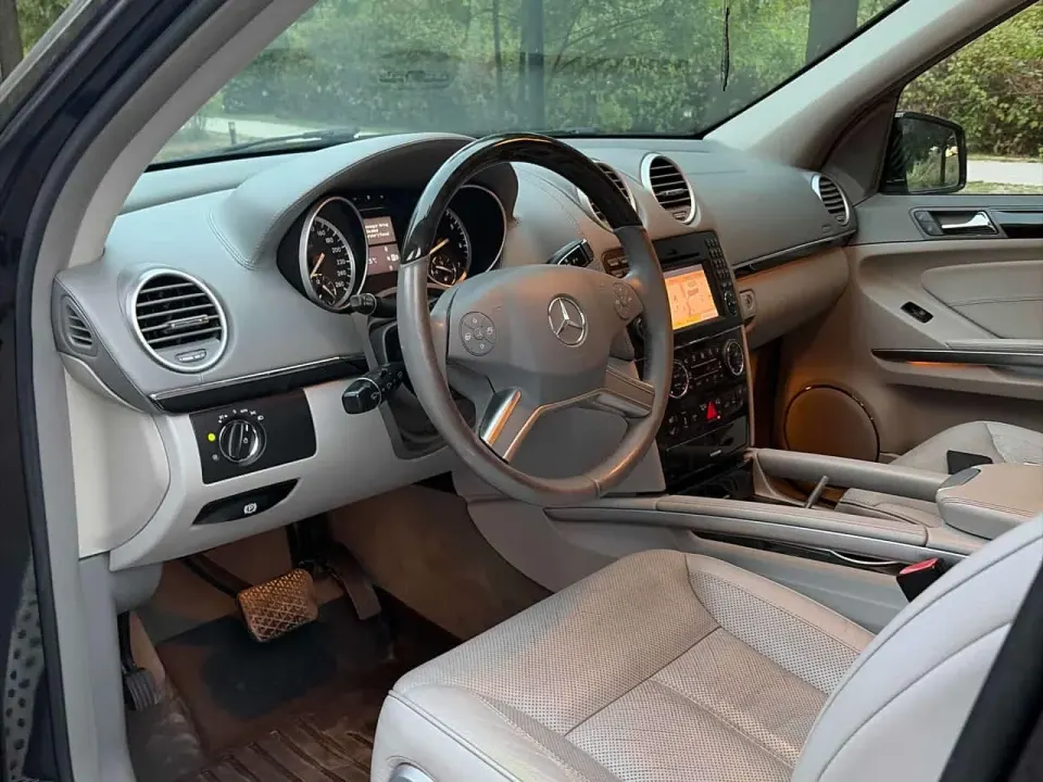 Mercedes-Benz GL 550 2011