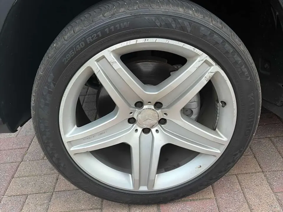 Mercedes-Benz GL 550 2011