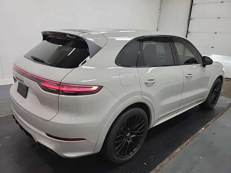 Porsche Cayenne GTS 2021