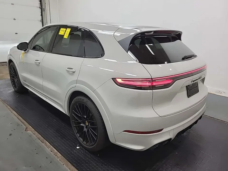 Porsche Cayenne GTS 2021