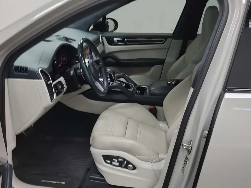 Porsche Cayenne GTS 2021