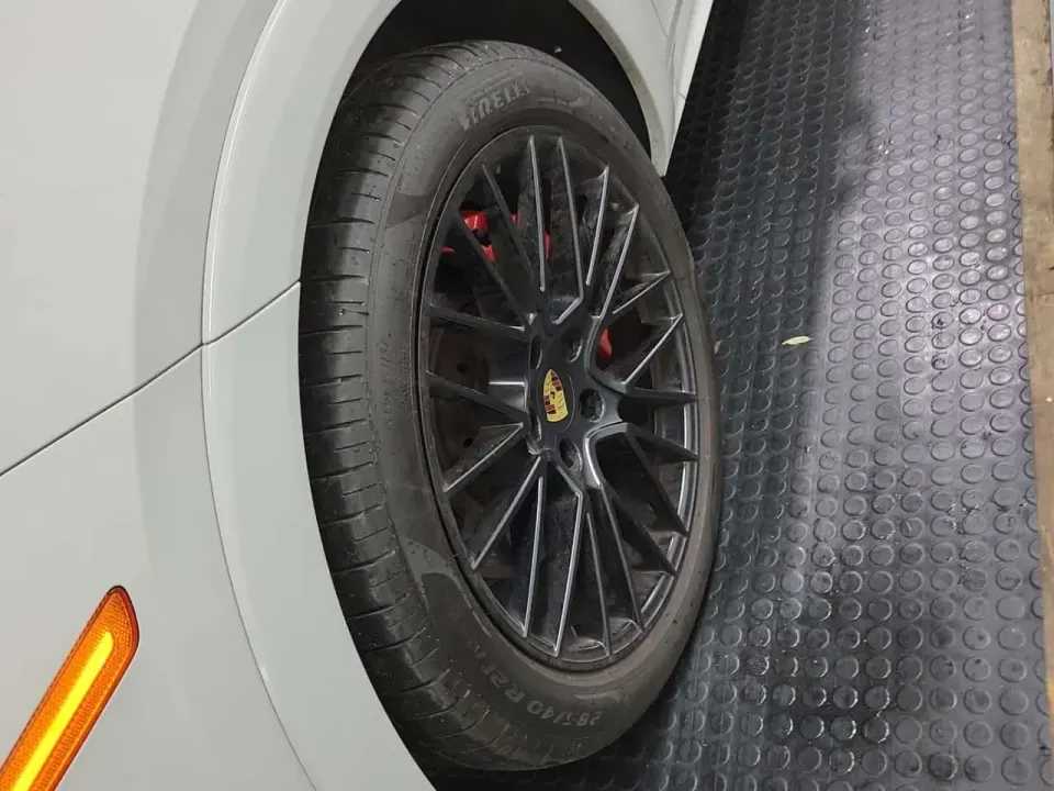 Porsche Cayenne GTS 2021